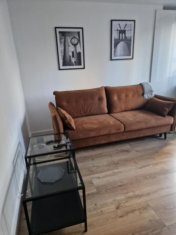 Apartament Vizzit Us Twarda